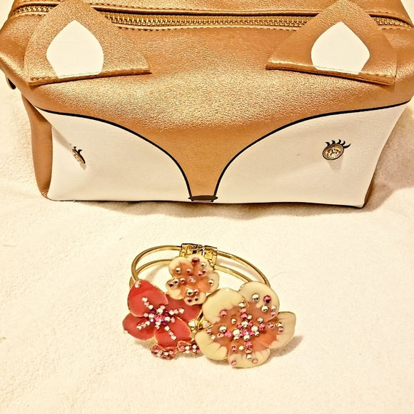 Floral enamel & crystal bracelet, pink & cream - Picture 7 of 9